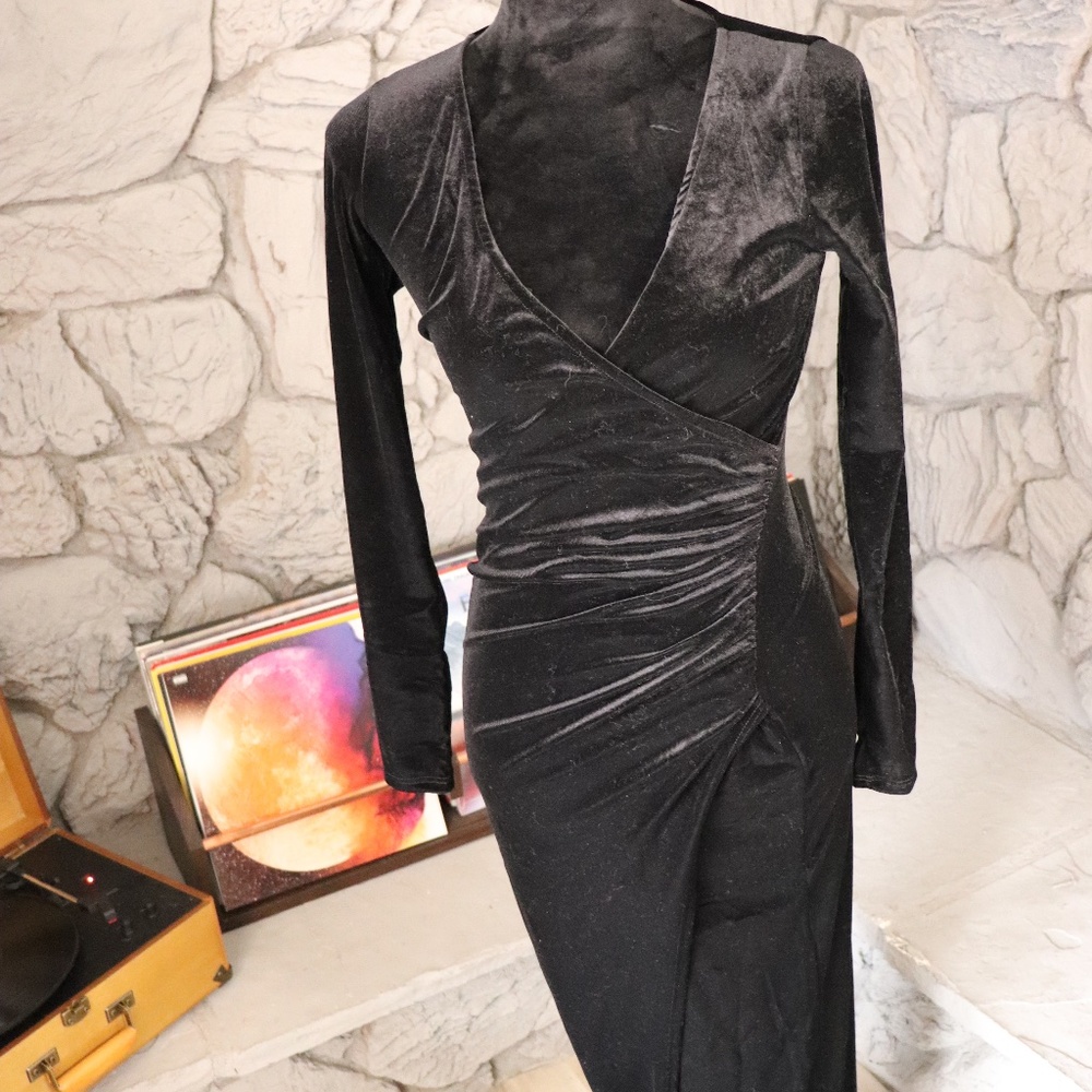 Fashion Nova black long velvet dress